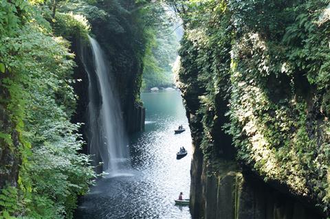 高千穂峡　写真提供：宮崎県観光協会